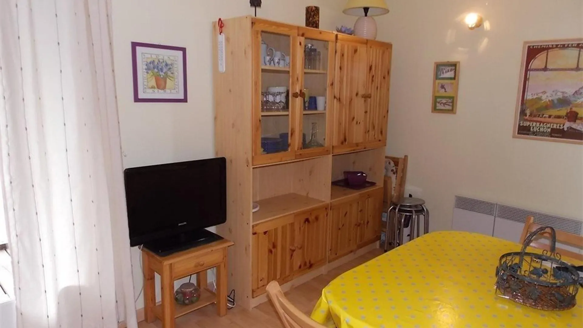 Luchon T2 Centre Ville Avec Balcon Sud Et Parking - Animaux Admis - Fr-1-313-194 Bagnères-de-Luchon 0*,  Francia